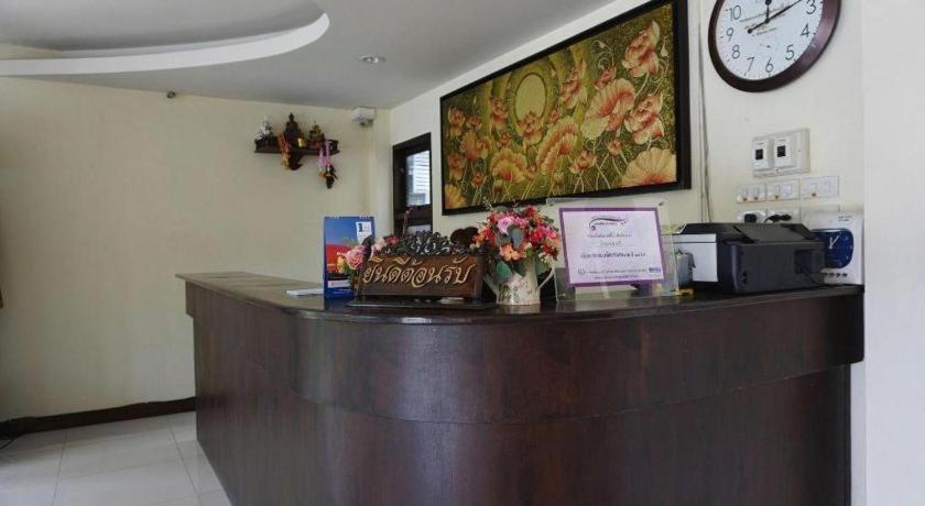 Ponburi Hotel Nan Luaran gambar