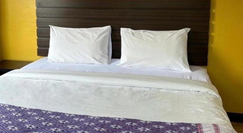 Ponburi Hotel Nan Luaran gambar