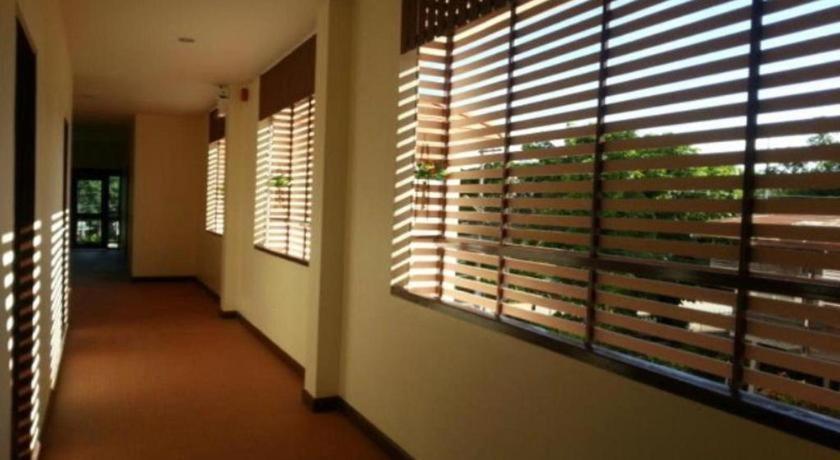 Ponburi Hotel Nan Luaran gambar